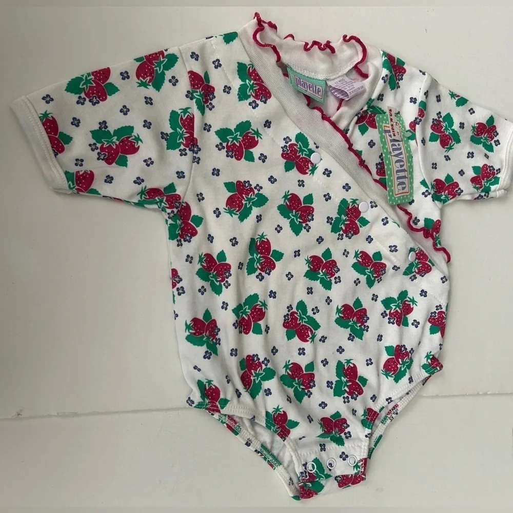 Vintage Kids R Us Playette Baby Bodysuit/Romper Strawberry Print 12 Months